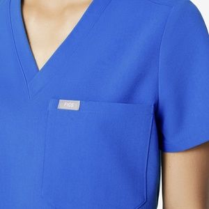 Figs Scrubs Women's Catarina One Pocket Top